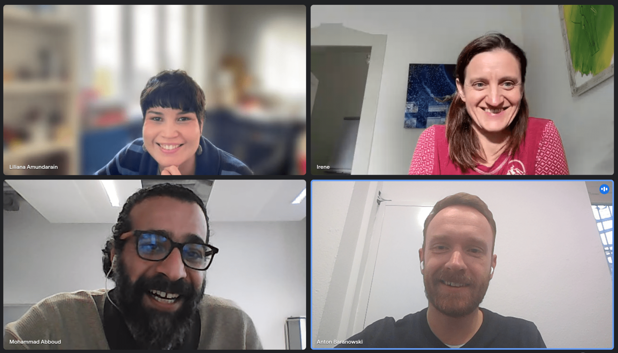 4 Personen sind im Quadrat angeordnet es sind die Gesichter der Projektteilnehmenden in einer Videokonferenz.